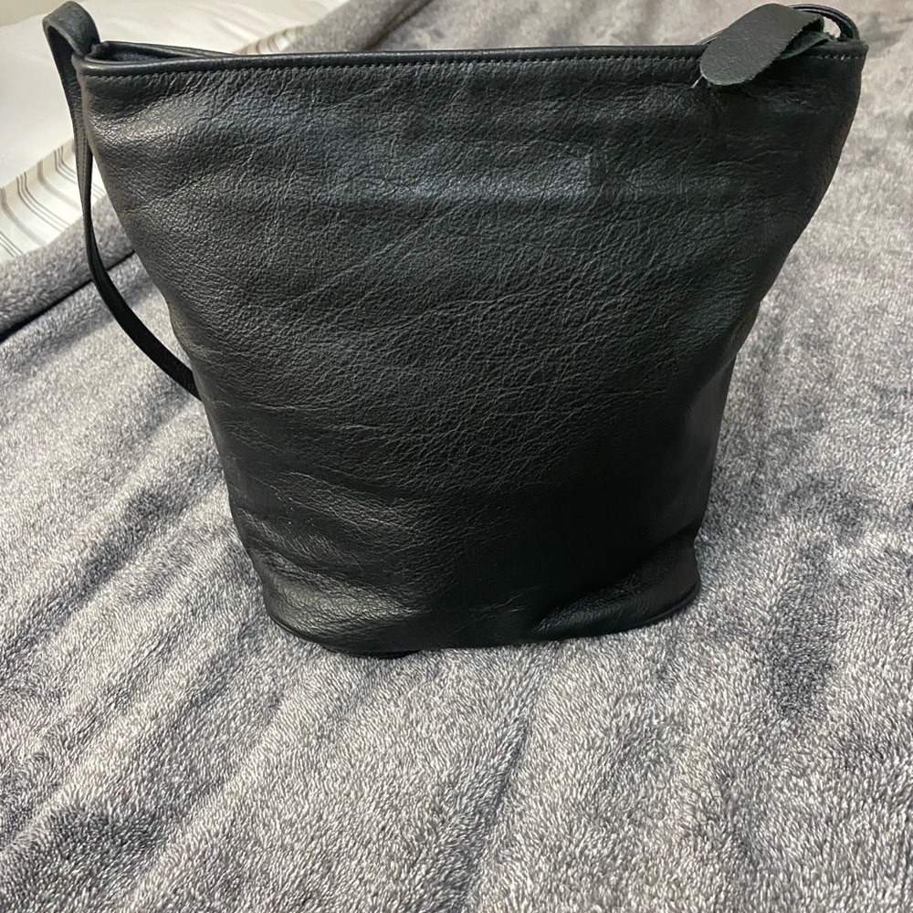 Cc Whiting Leaf Leather Black and Brown Crossbody Bag - Picture 2 of 10
